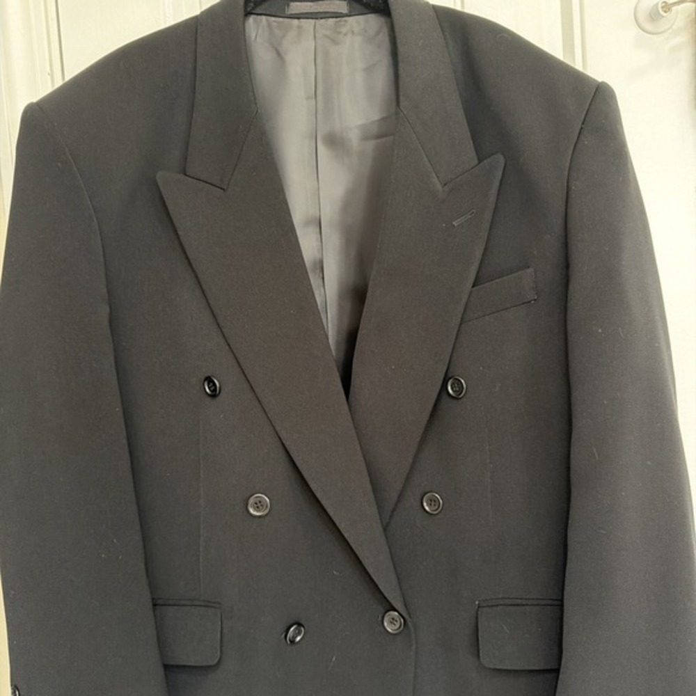 Midtown Men Black Lightweight Suit Jacket 42S. 3914